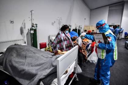 Reducen cuarentena para casos positivos por COVID-19