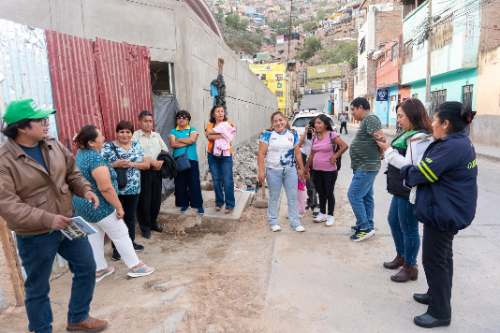 Apafa supervisa construcción de nueva infraestructura escolar en Colegio Illathupa