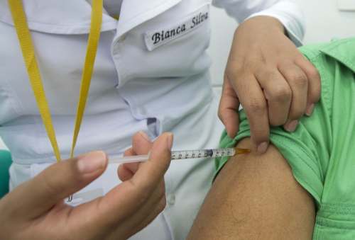 Vacunación contra la fiebre amarilla se intensifica en zonas indígenas de Huánuco