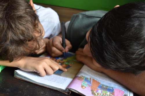 Huánuco: 12,5 % de la población aún no sabe leer ni escribir, según la Dirección Regional de Educación
