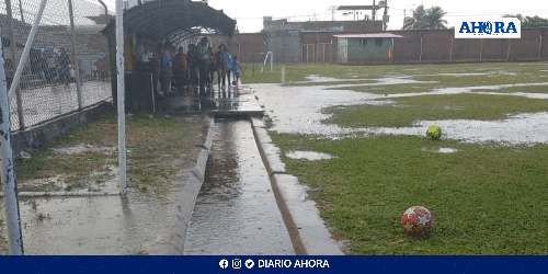 Temporada de lluvias pone en peligro el estadio de Aucayacu