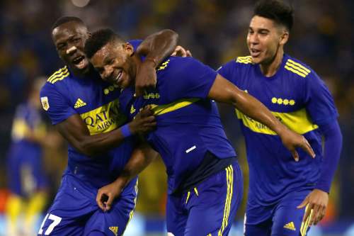 Futbolistas peruanos en el mundo