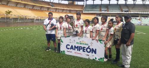León femenino ganó torneo en Pucallpa