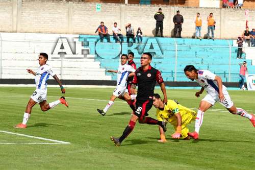 Cancha del UTC en pésimas condiciones
