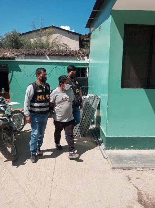 Detienen a sujeto acusado de receptación de vehículo robado