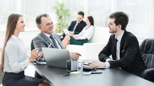 ¿Cómo evaluar los conocimientos formales de un administrador de empresas?