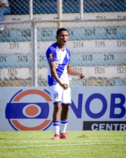 Alianza Atlético golea y toma la punta del Apertura: sueña con el título