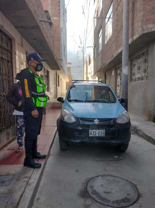 Serenos hallan vehículo abandonado