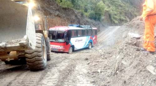 Restablecido tránsito vehicular de carretera Ambo-Huacar