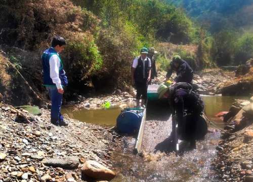 Encuentran máquinas extractoras de oro en río Huallaga