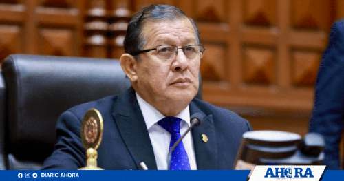 Eduardo Salhuana mantiene su viaje a China pese a polémicas en el Congreso
