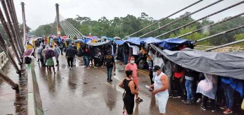 Cientos de migrantes haitianos intentan ingresar al Perú por Brasil