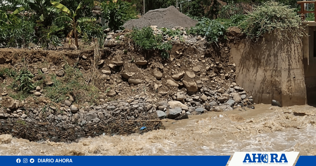 Negligencia que pone en peligro a Huácar: el Puente Huacarmayo al borde del colapso