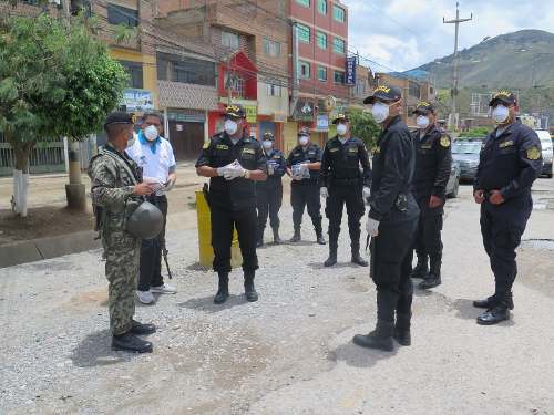 Aprueban bono de 720 soles para policías, militares y agentes del INPE