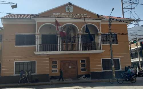 Condenan a padre que se masturbaba en presencia de su hija