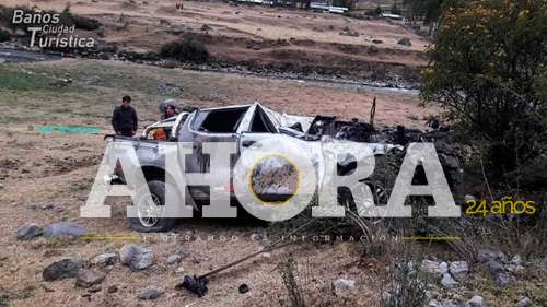 Trabajadores ediles vieron la muerte al caer con camioneta a barranco