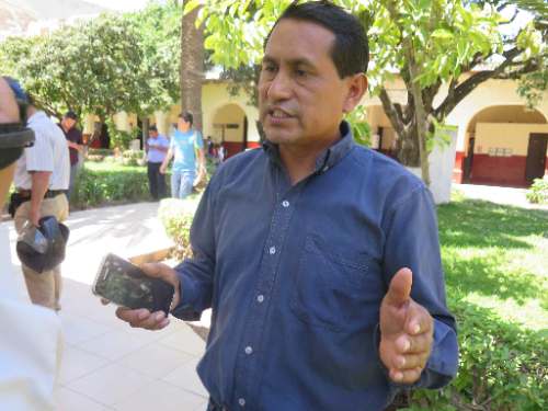 Flores pide investigar a Alvarado y tres gerentes por puente Tingo María- Castillo Grande