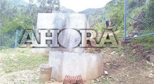 Denuncian que liquidaron obra inconclusa en Cayna