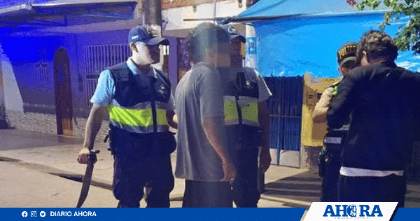 Presuntos agresores con arma blanca son capturados tras ataque a vivienda