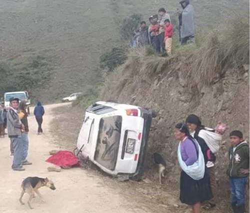 Chofer fallece tras despiste y volcadura de station wagon en carretera de Huánuco