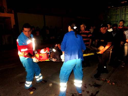 Obrero grave tras caer desde lo más alto de camión recolector de basura