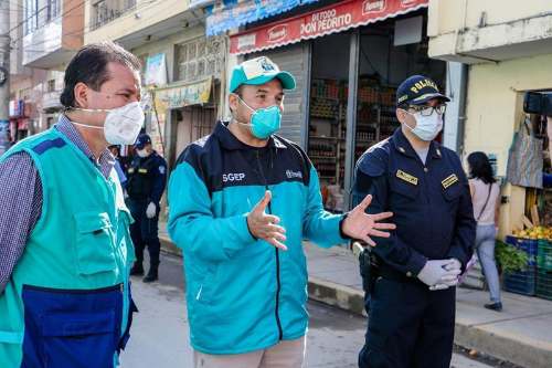 Sin costo reubicarán a ambulantes en estadio Heraclio Tapia y centro deportivo Johnny Bello