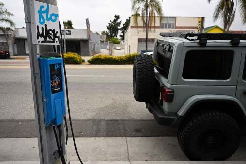 El plan político republicano apunta a los vehículos eléctricos
