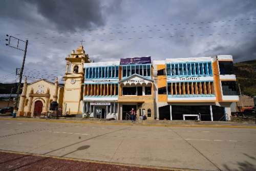 Contraloría advierte presunto direccionamiento en obra de Plaza de Armas de Jesús
