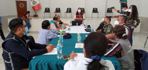 Ministra sostiene reunión con Comando COVID