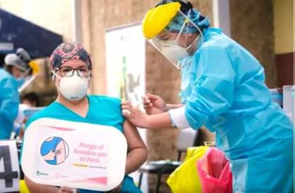 COVID-19: Más de 6 mil profesionales de la salud serán inmunizados con vacuna bivalente