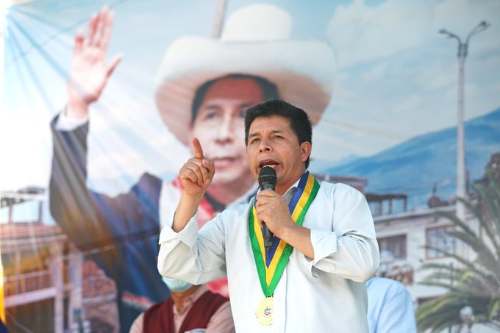 Castillo: “En mi Gobierno no quedará ningún alumno sin matrícula”