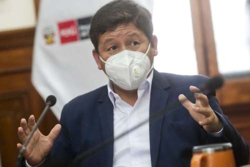 Gobierno no hará cambios y dejará que Congreso resuelva libremente voto de confianza