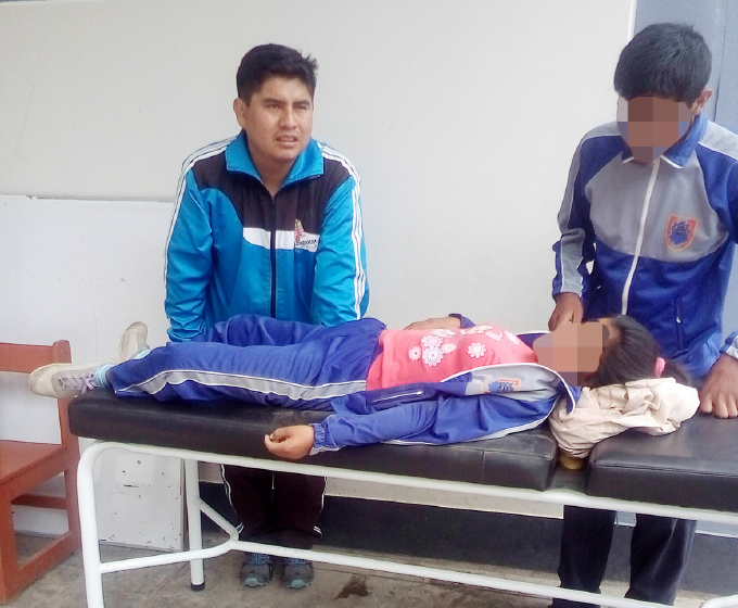 Menor cae del segundo piso de colegio