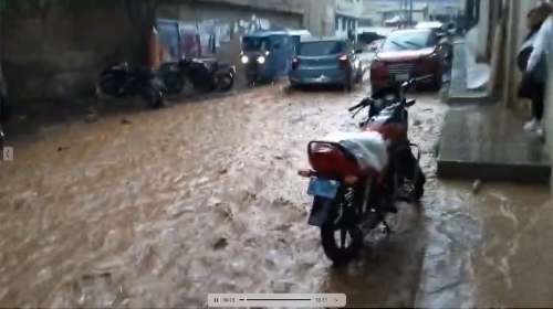 Inundación encierra a docentes en UGEL Huánuco y reaviva críticas al drenaje de Backus