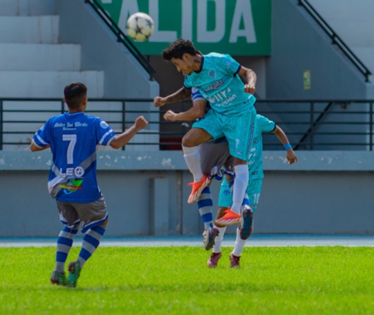 León Jr. y Dínamo comparten la cima en Pillco Marca