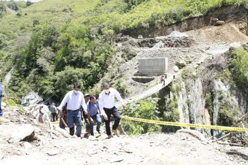 Inician construcción del camino vecinal en Panao