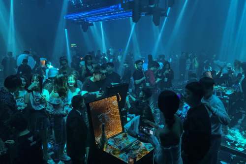 Wuhan cumple un año de su primer confinamiento y lo celebran en discotecas