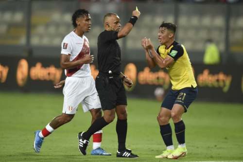 Árbitros confirmados para los próximos duelos de Perú en las Eliminatorias 2026