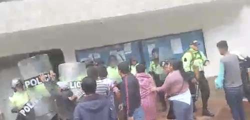Disturbios irrumpieron transferencia de gestiones en el distrito de Umari