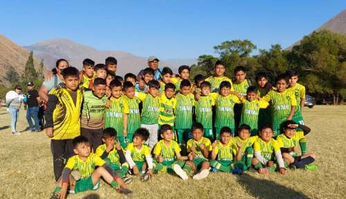 Academia Juan Tintaya campeona en dos categorías