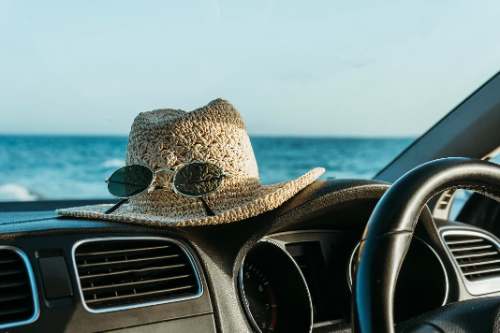 Este verano, la demanda de transporte y entregas a playas experimenta un auge masivo, con inDrive reportando un alza superior al 50%.