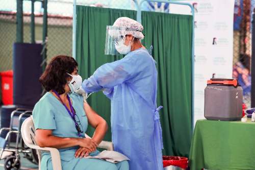 Más de 7 mil personas han sido vacunadas contra el COVID-19 en el Perú