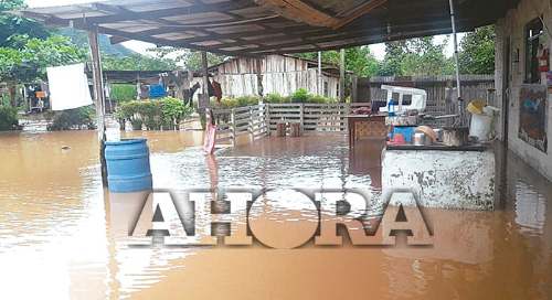 Río Supte inunda viviendas en Sauzal-Naranjillo