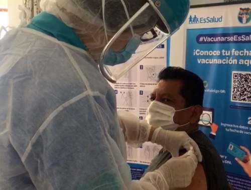 Personal Médico de EsSalud de Huánuco  reinician proceso de vacunación contra el COVID-19