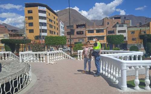 Municipales realizaron mantenimiento de la Plaza Mayor de Amarilis