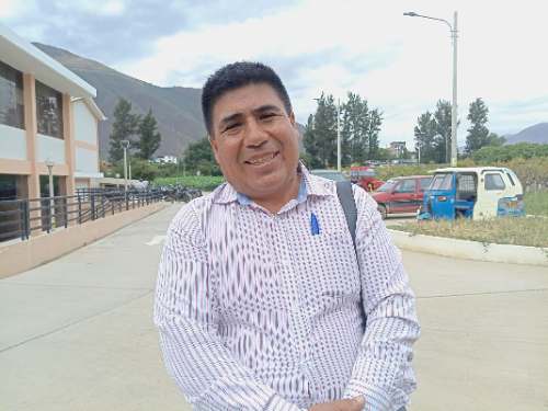 Alcalde de Cauri reclama falta de respaldo político y exige financiamiento para obra de saneamiento