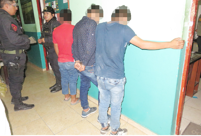 Menores son sorprendidos en plena orgía