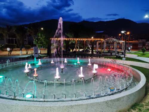 Municipalidad de Amarilis acondicionó parques para celebrar el Día del Amor y la Amistad
