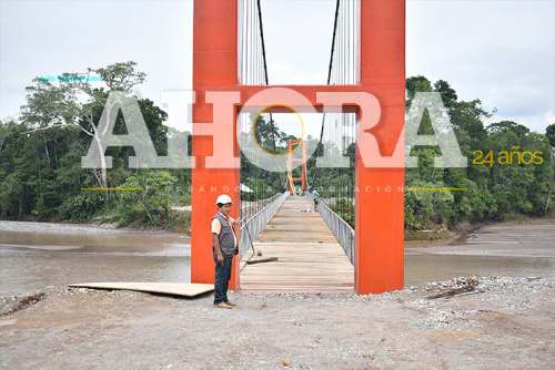Colapsa puente de 350  mts. en Codo del Pozuzo
