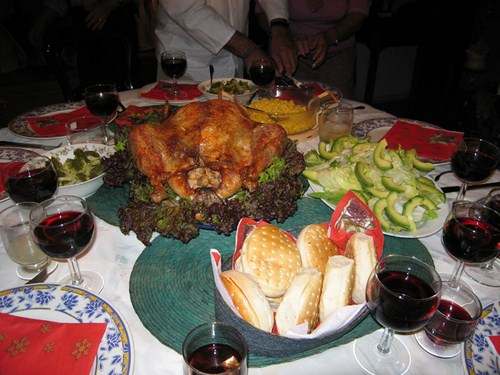 Cena navideña puede superar las 4000 calorías